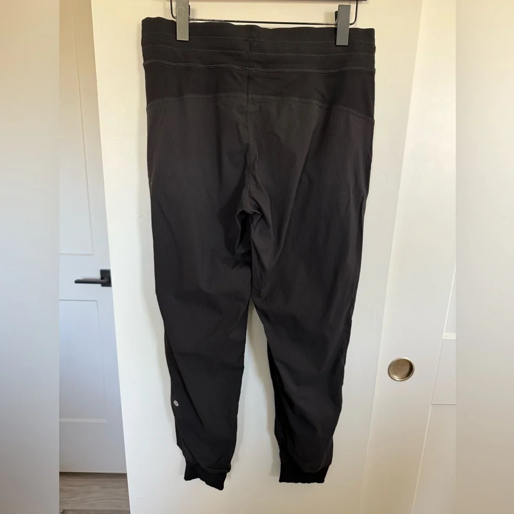 Lululemon Dance Studio Mid-Rise Jogger Size 10